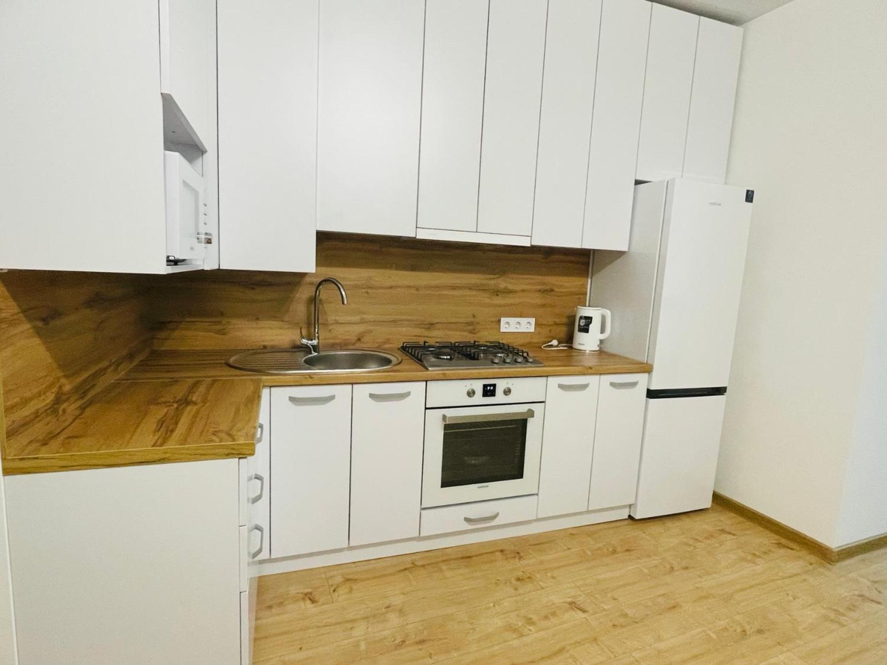 На Куліша 3, Сучасні Апартаменти Біля Оперного Lviv Extérieur photo