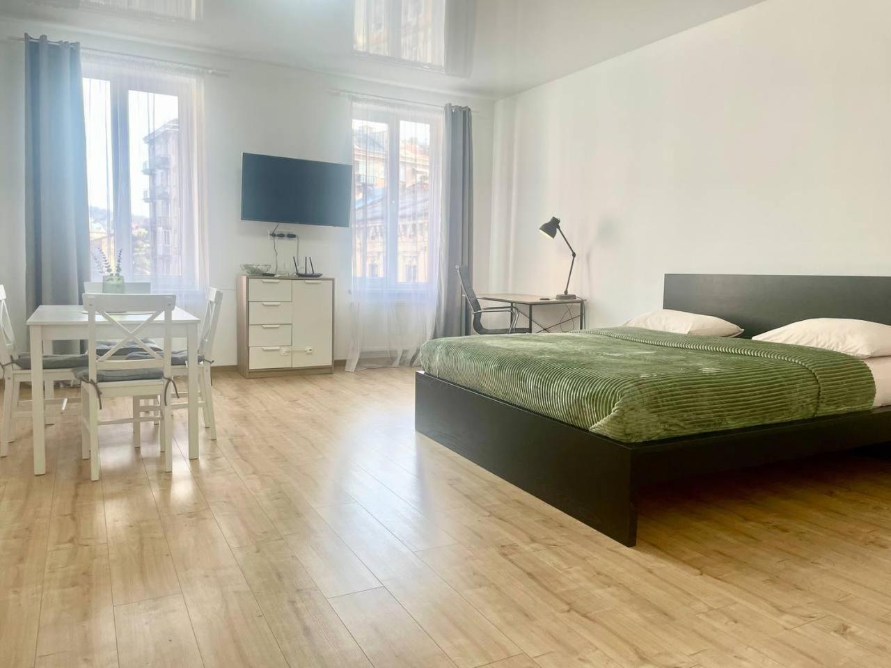На Куліша 3, Сучасні Апартаменти Біля Оперного Lviv Extérieur photo